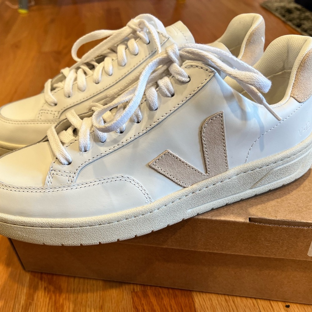 Veja v-12 sneakers size 41/US 10